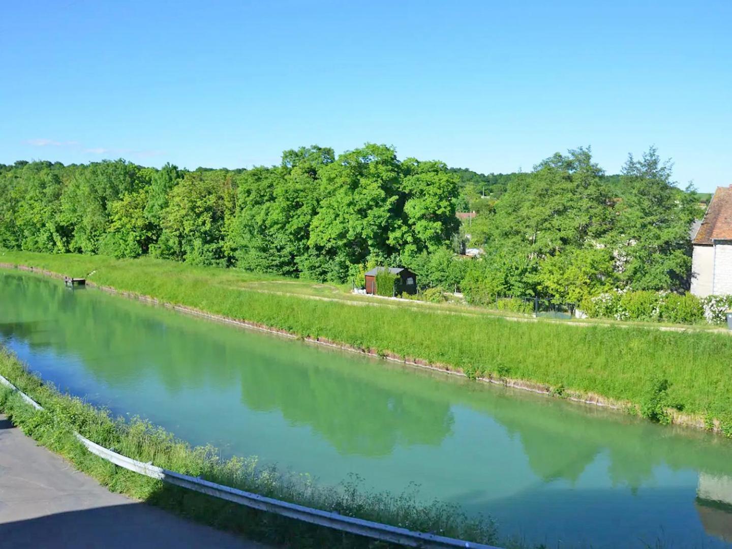 Grand T2 Renove - Bord Du Canal - Commerces A Pied Moret-sur-Loing Extérieur photo